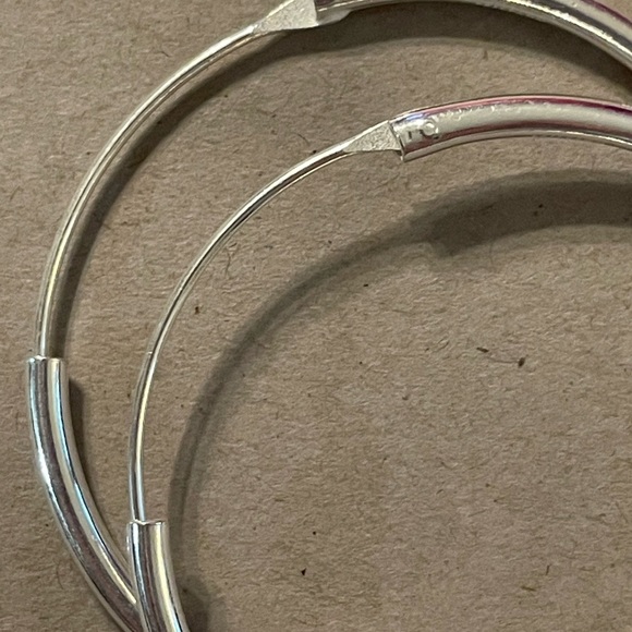 Silpada Flexible Hoop Sterling Silver Earrings - Picture 10 of 16